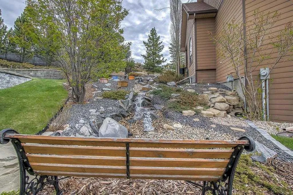 39 Slopes Grove SW Calgary AB T3H 3Y6