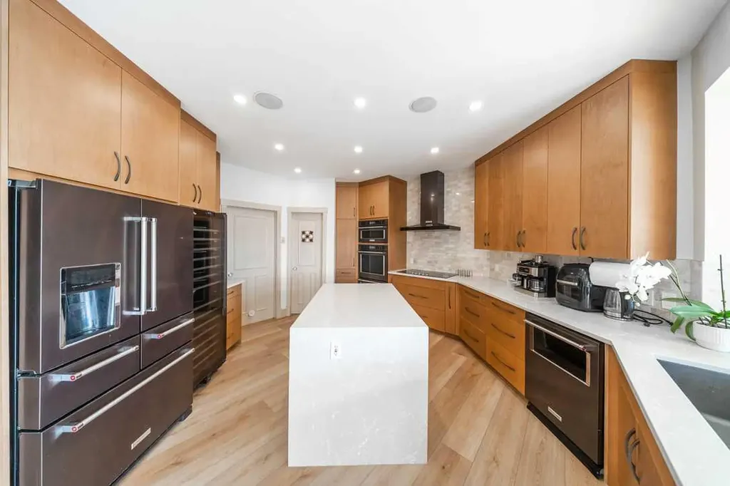 39 Slopes Grove SW Calgary AB T3H 3Y6