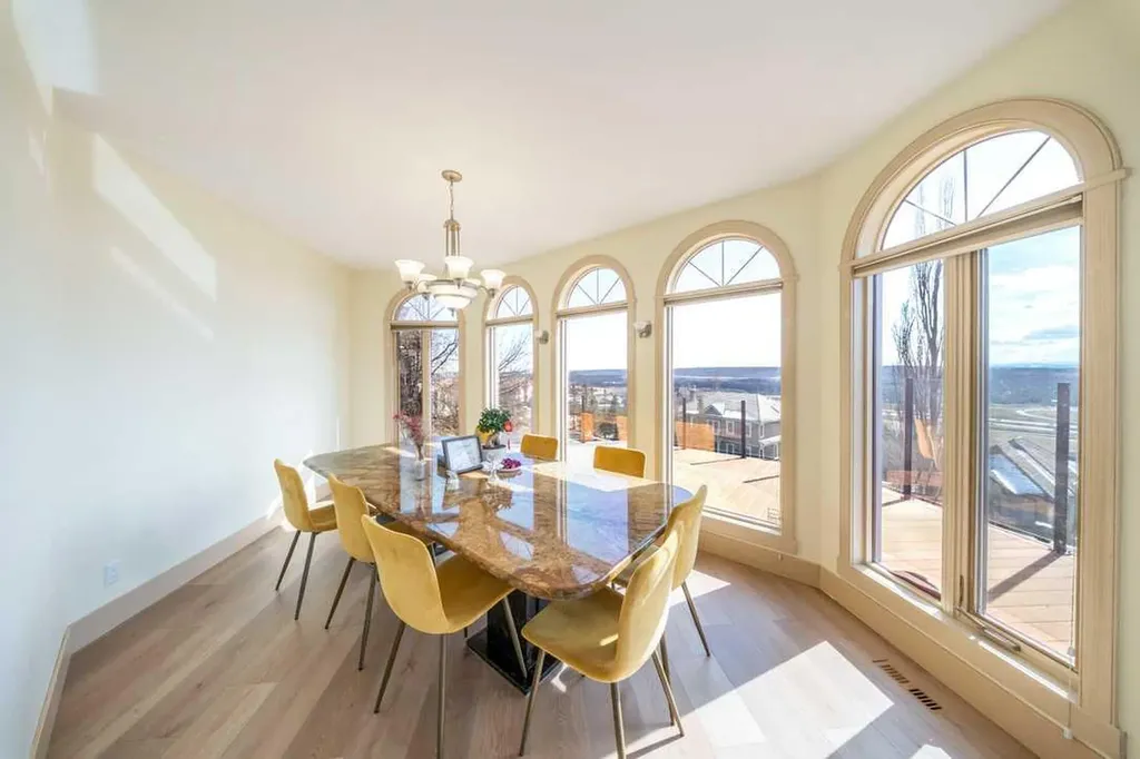 39 Slopes Grove SW Calgary AB T3H 3Y6