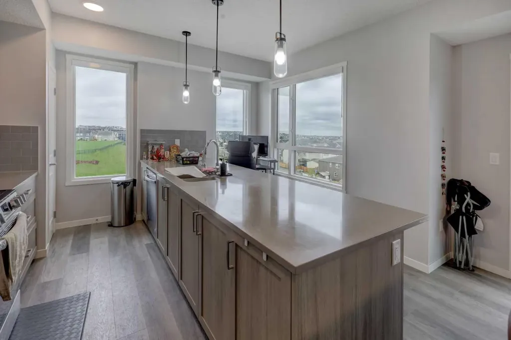 33 Carringham Gate NW Calgary AB T3P 2H6