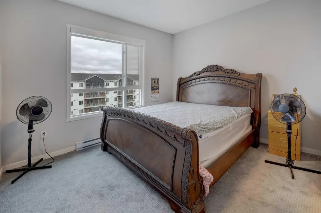 33 Carringham Gate NW Calgary AB T3P 2H6