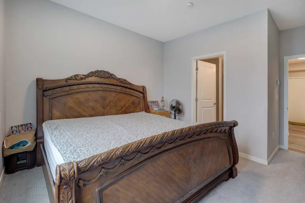 33 Carringham Gate NW Calgary AB T3P 2H6