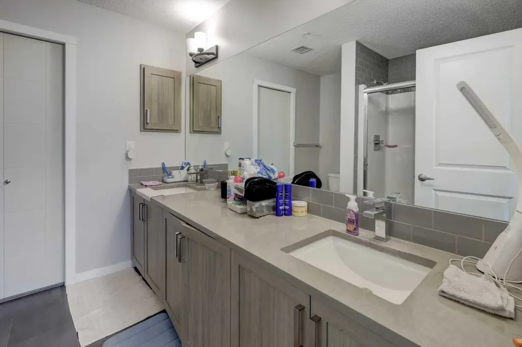 33 Carringham Gate NW Calgary AB T3P 2H6