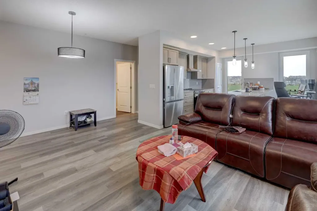 33 Carringham Gate NW Calgary AB T3P 2H6