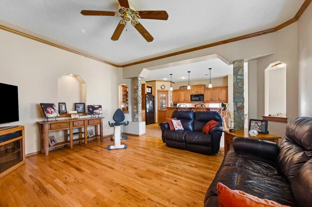 2204 59a Avenue Close Lloydminster AB T9V 3J3