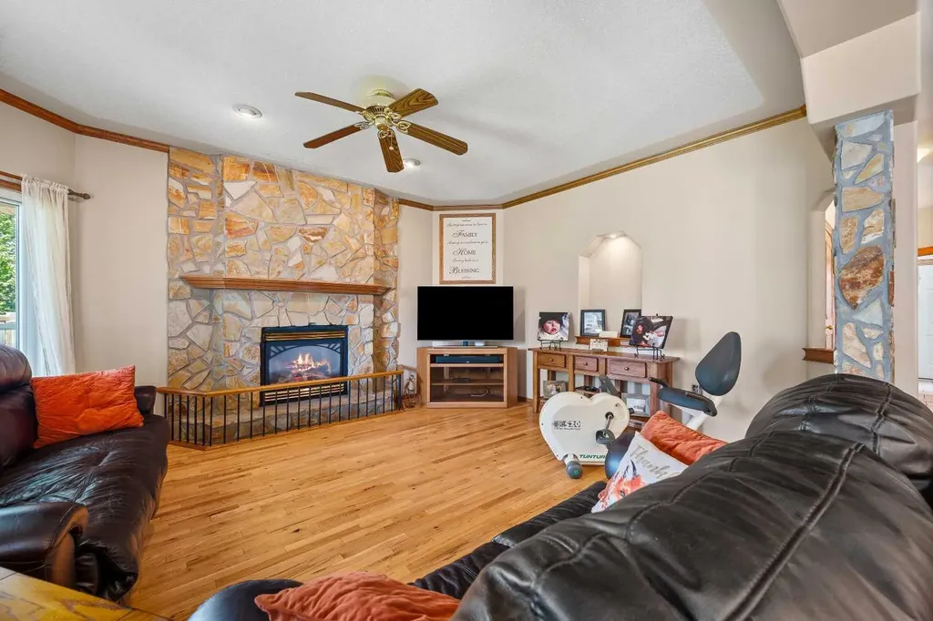 2204 59a Avenue Close Lloydminster AB T9V 3J3