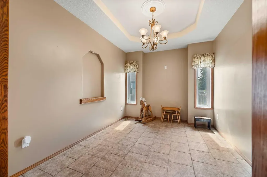2204 59a Avenue Close Lloydminster AB T9V 3J3
