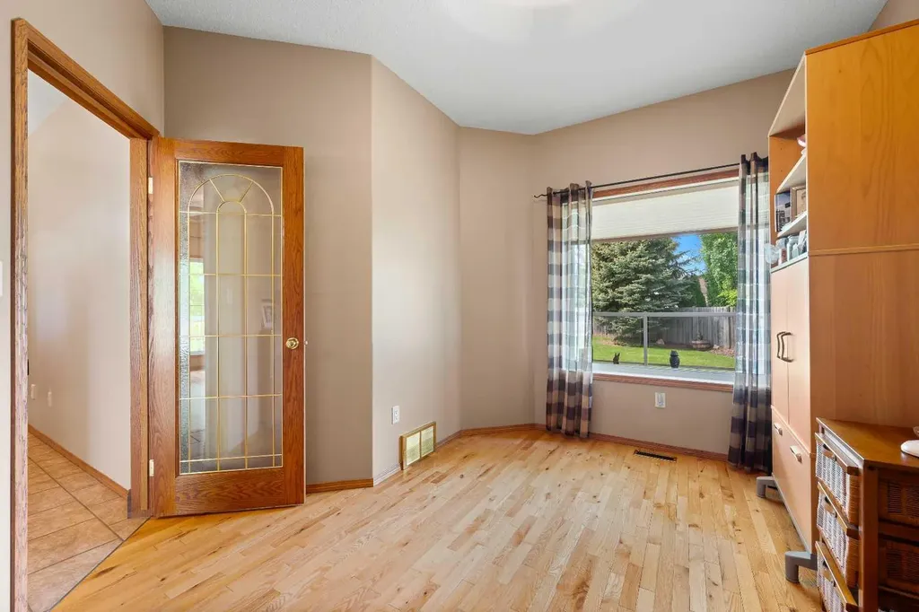 2204 59a Avenue Close Lloydminster AB T9V 3J3