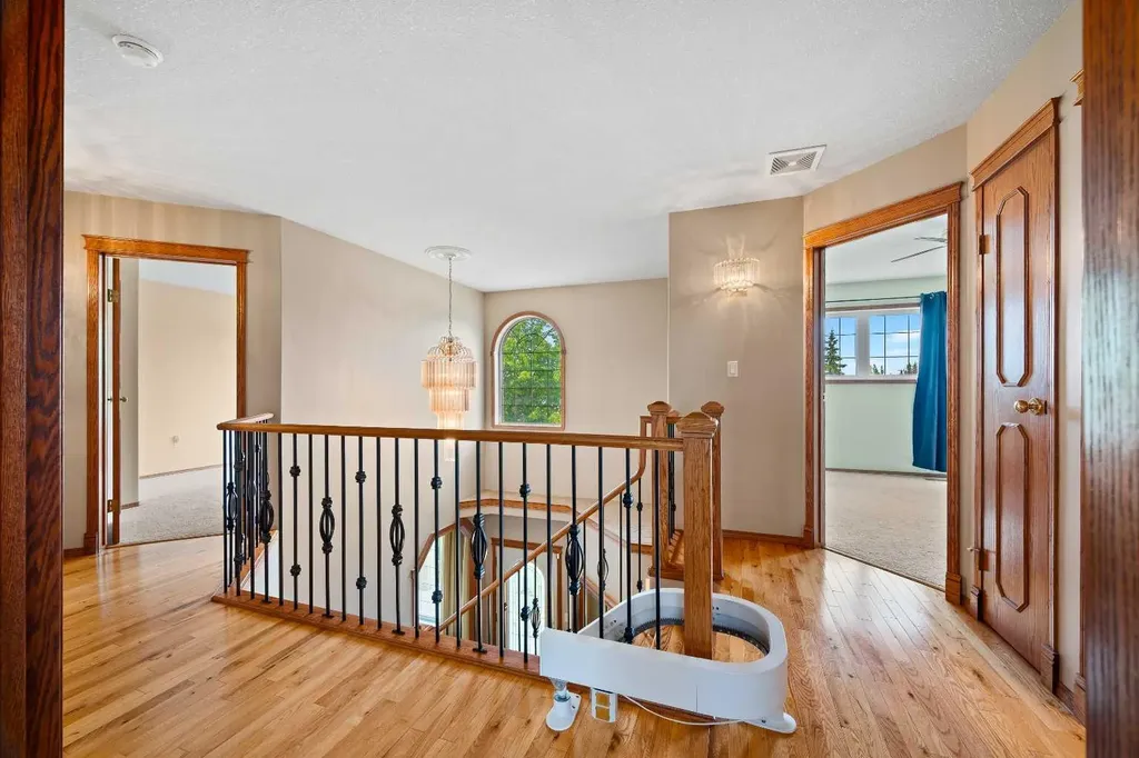 2204 59a Avenue Close Lloydminster AB T9V 3J3