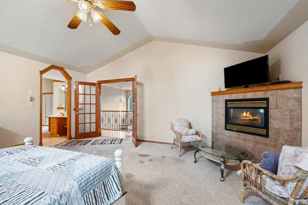 2204 59a Avenue Close Lloydminster AB T9V 3J3