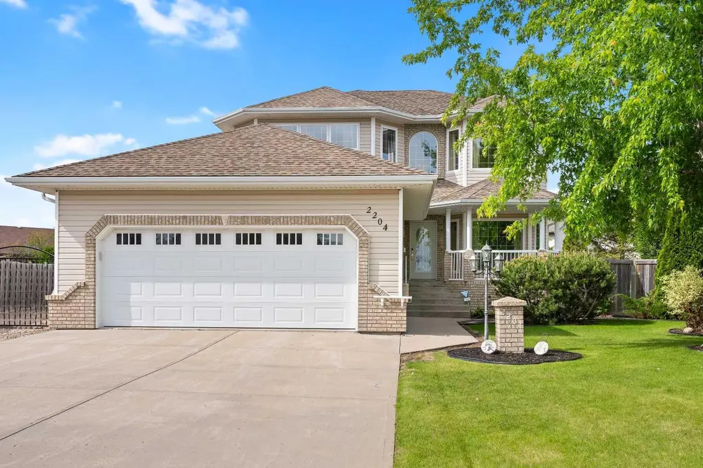 2204 59a Avenue Close Lloydminster AB T9V 3J3