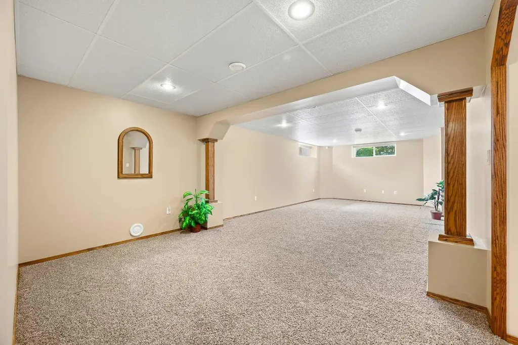 2204 59a Avenue Close Lloydminster AB T9V 3J3