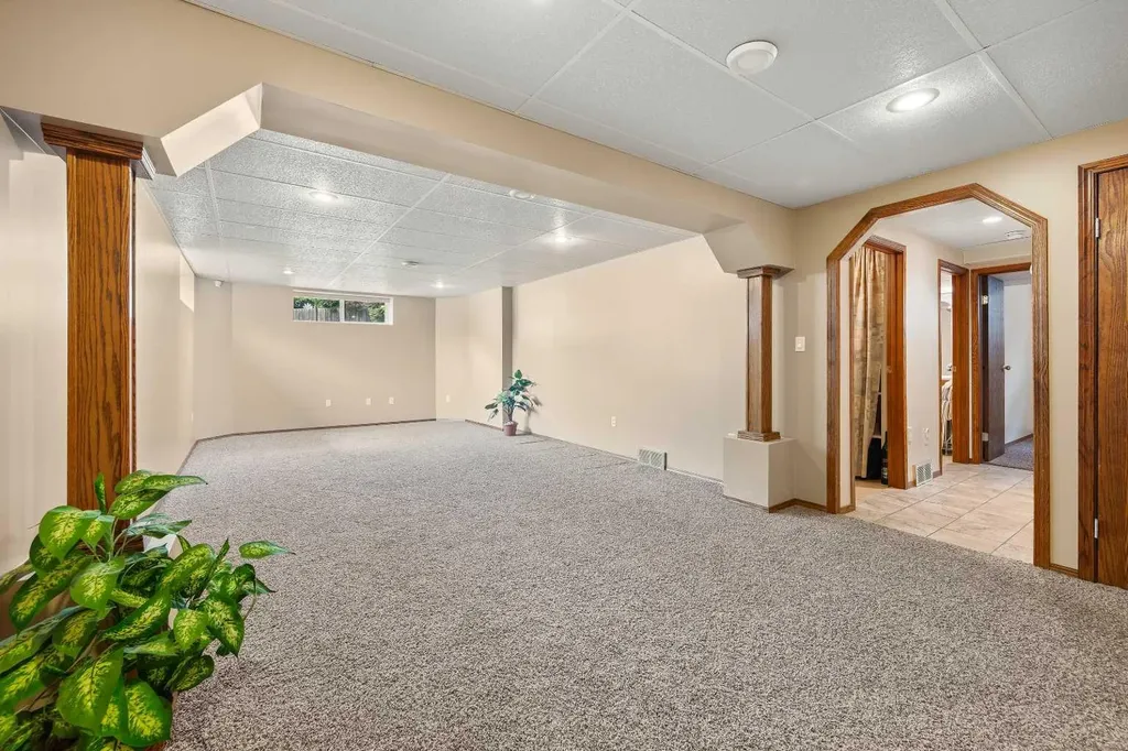 2204 59a Avenue Close Lloydminster AB T9V 3J3