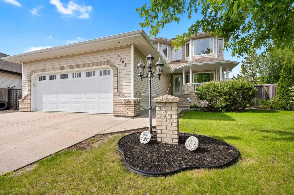 2204 59a Avenue Close Lloydminster AB T9V 3J3