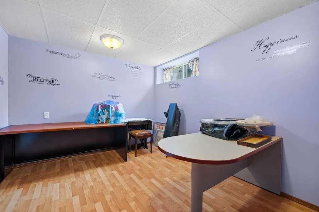2204 59a Avenue Close Lloydminster AB T9V 3J3
