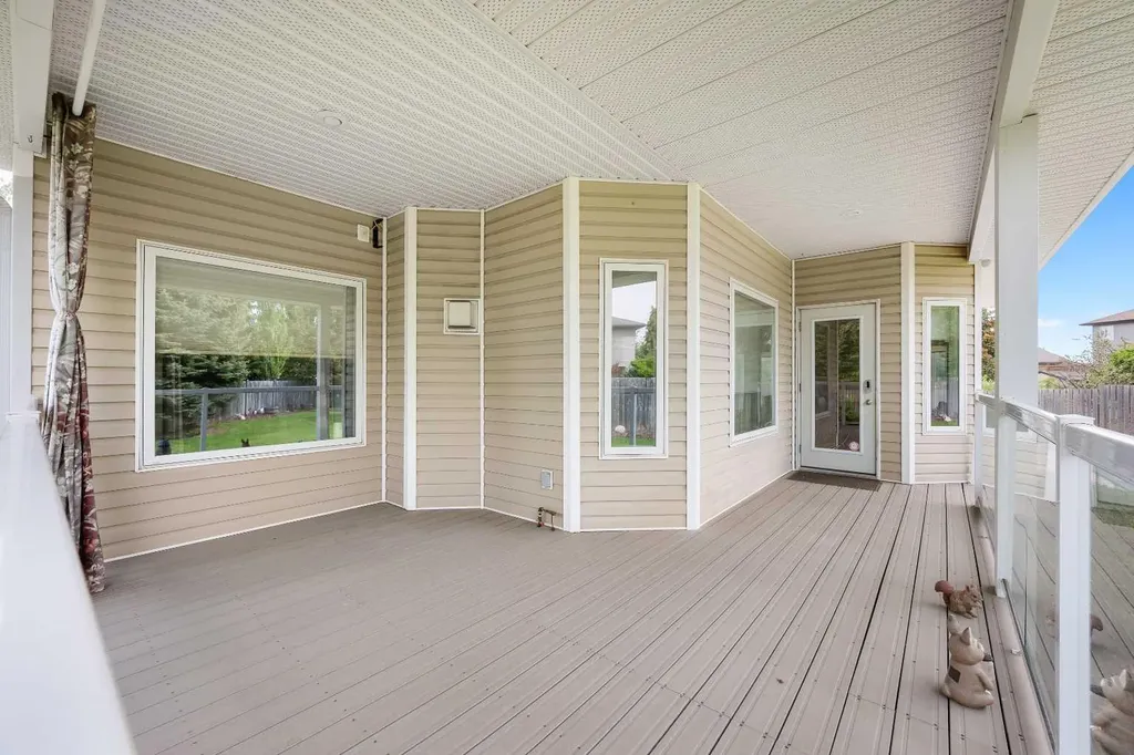 2204 59a Avenue Close Lloydminster AB T9V 3J3
