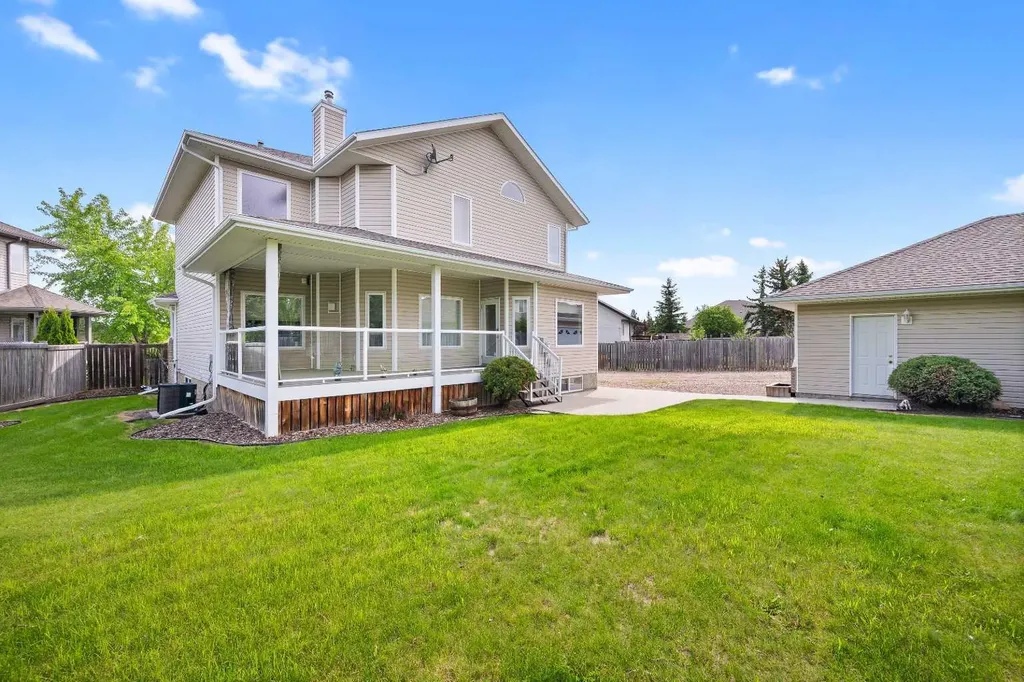 2204 59a Avenue Close Lloydminster AB T9V 3J3