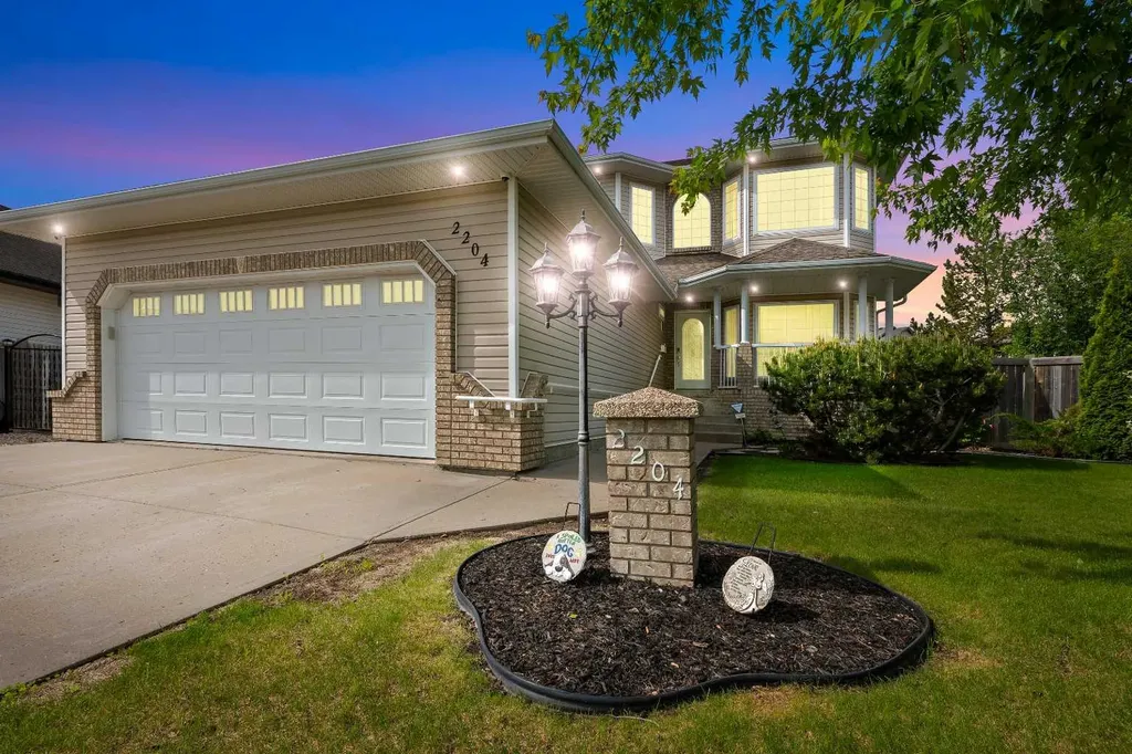 2204 59a Avenue Close Lloydminster AB T9V 3J3