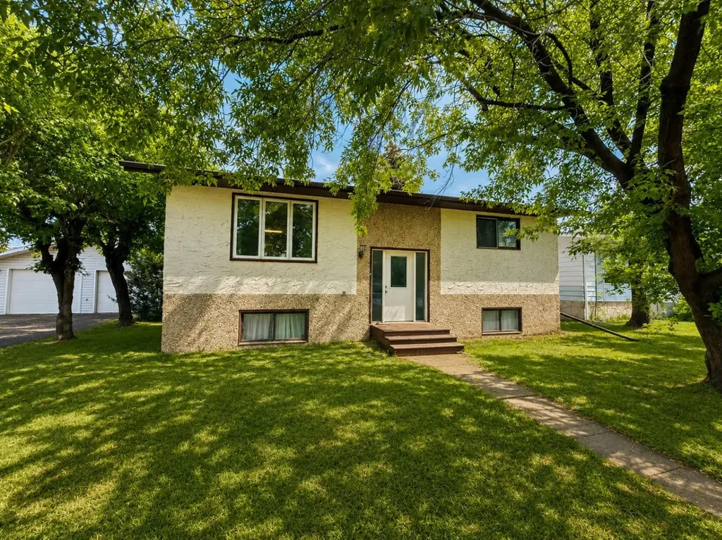 816 15 Street Wainwright AB T9W 1E6