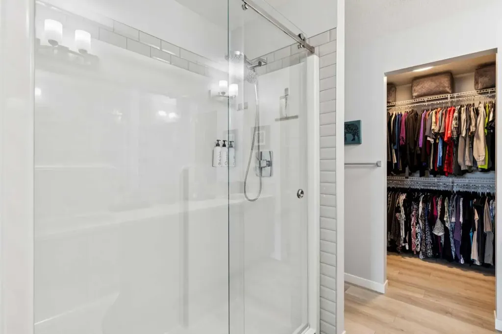 40 Carrington Plaza NW Calgary AB T3P 1X7