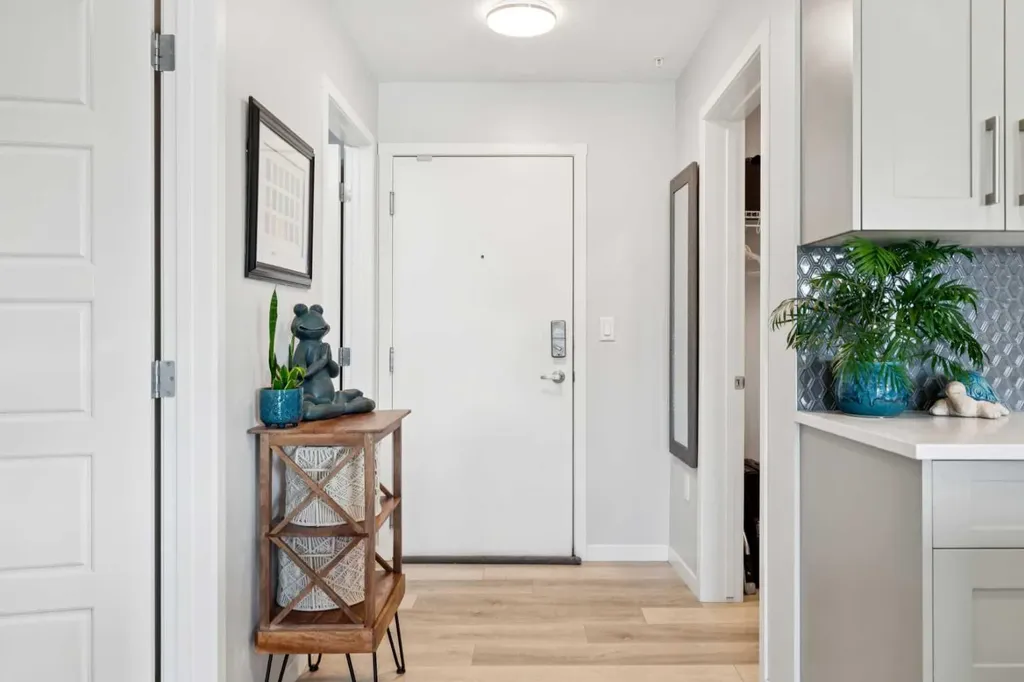 40 Carrington Plaza NW Calgary AB T3P 1X7