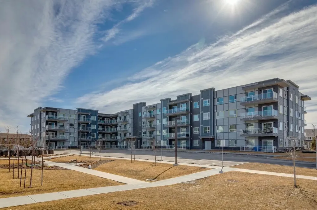40 Carrington Plaza NW Calgary AB T3P 1X7