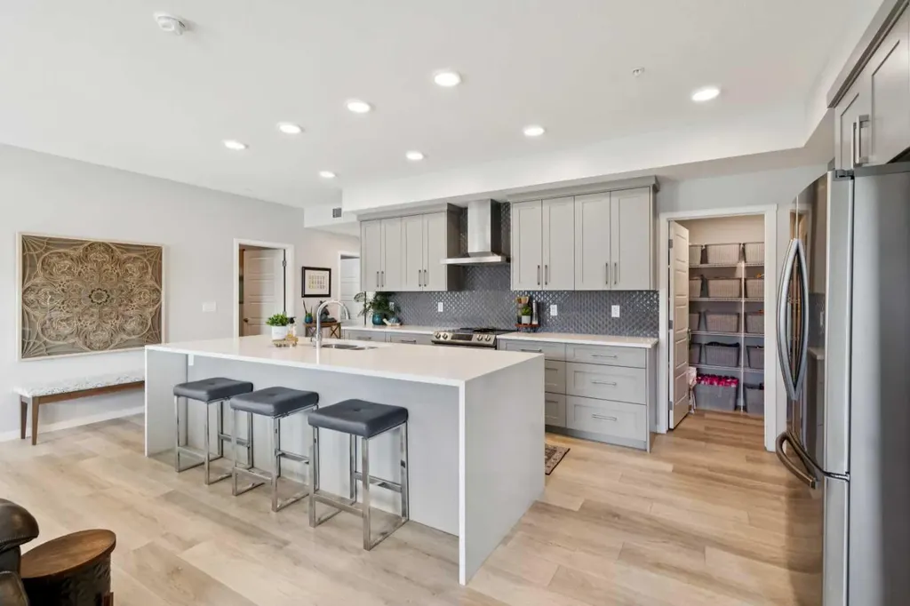 40 Carrington Plaza NW Calgary AB T3P 1X7