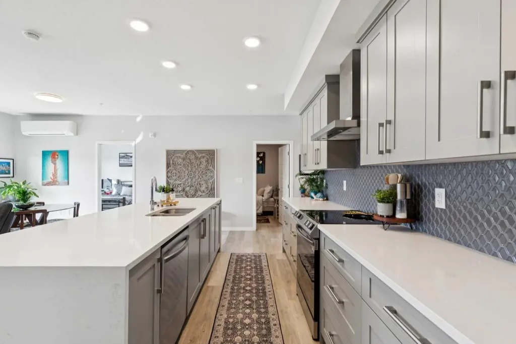 40 Carrington Plaza NW Calgary AB T3P 1X7