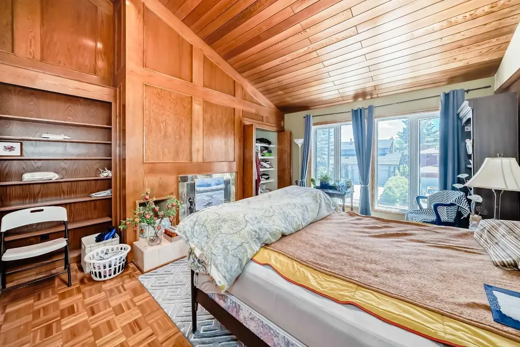 156 Edgehill Close NW Calgary AB T3A2X1