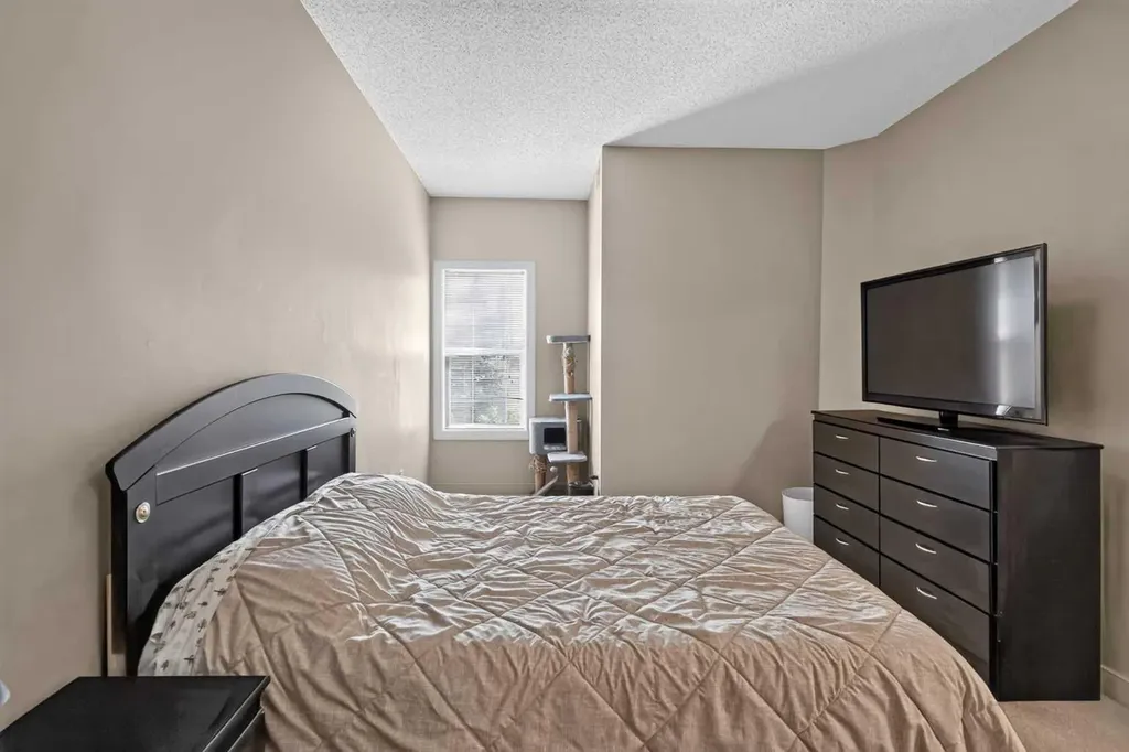 11811 Lake Fraser Drive SE Calgary AB T2J 7J1