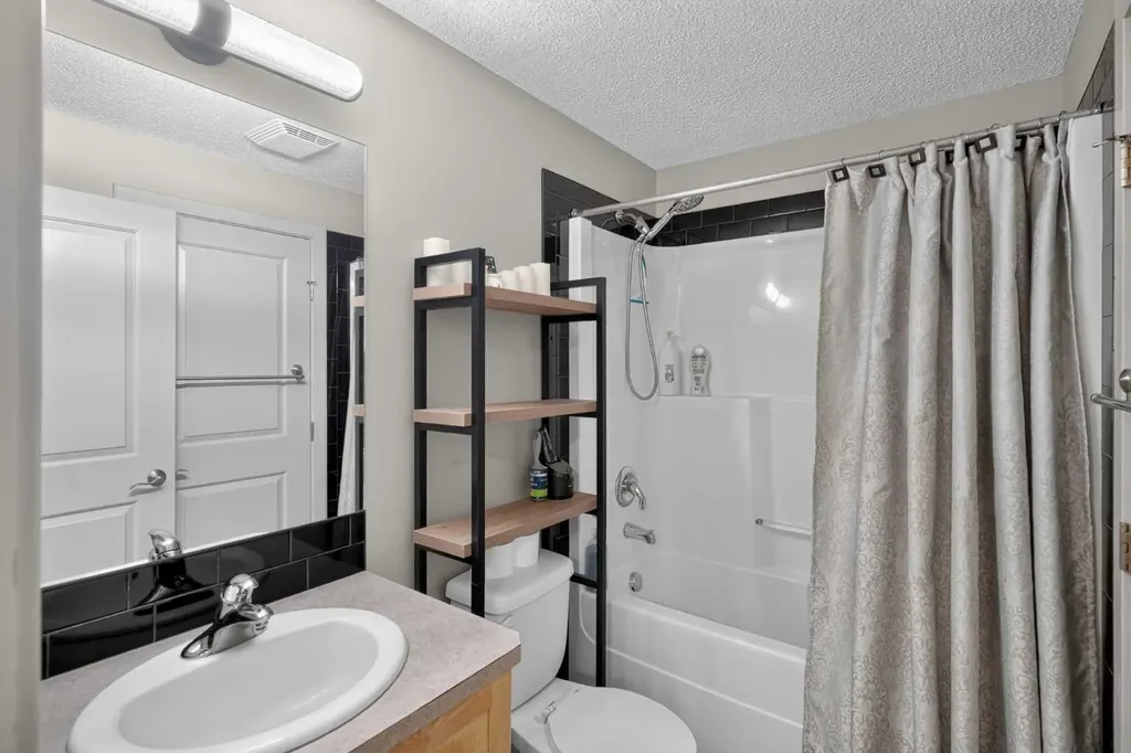 11811 Lake Fraser Drive SE Calgary AB T2J 7J1