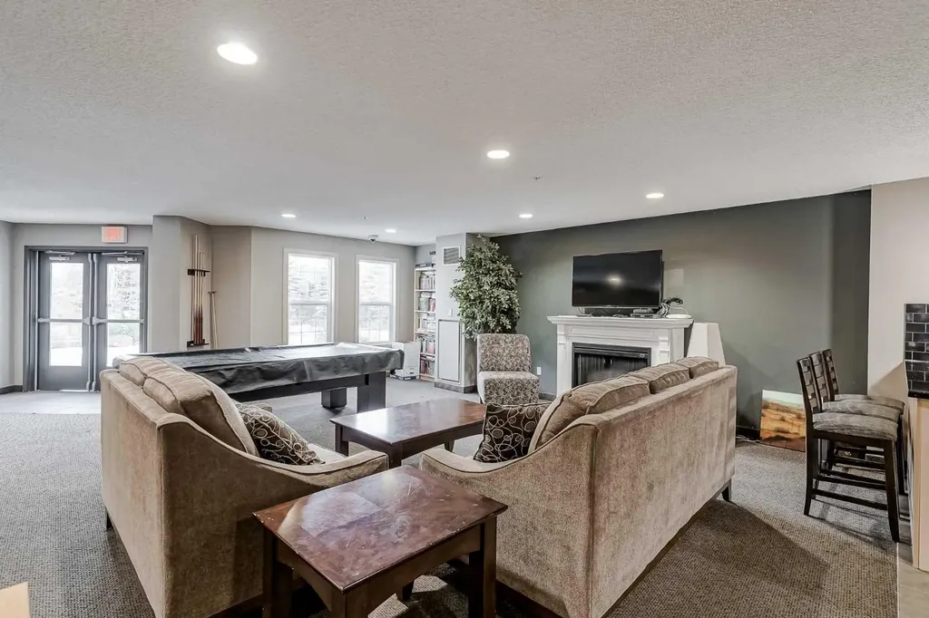 11811 Lake Fraser Drive SE Calgary AB T2J 7J1