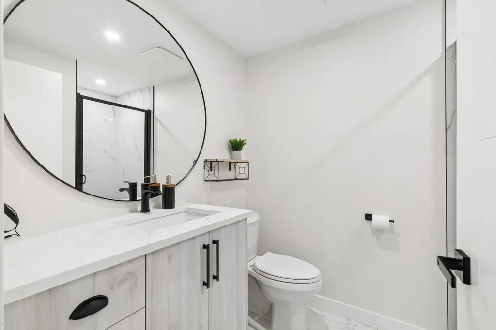 507 Cantrell Drive SW Calgary AB T2W 2K8