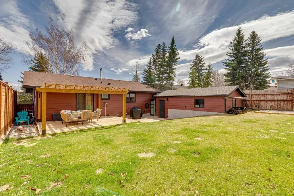 507 Cantrell Drive SW Calgary AB T2W 2K8