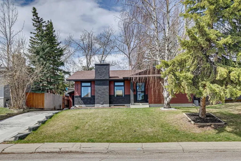 507 Cantrell Drive SW Calgary AB T2W 2K8