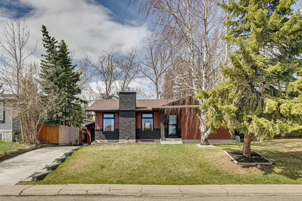 507 Cantrell Drive SW Calgary AB T2W 2K8