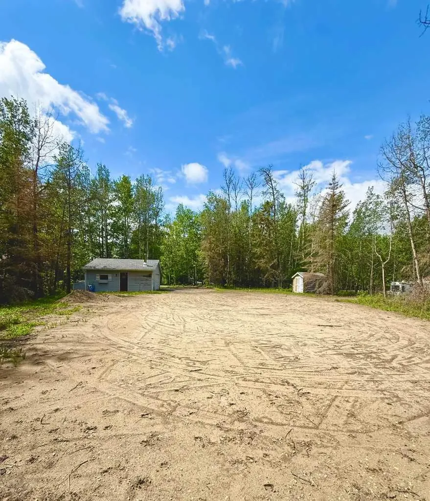 33 Parkland Avenue Parkland Beach AB T0C 2J0