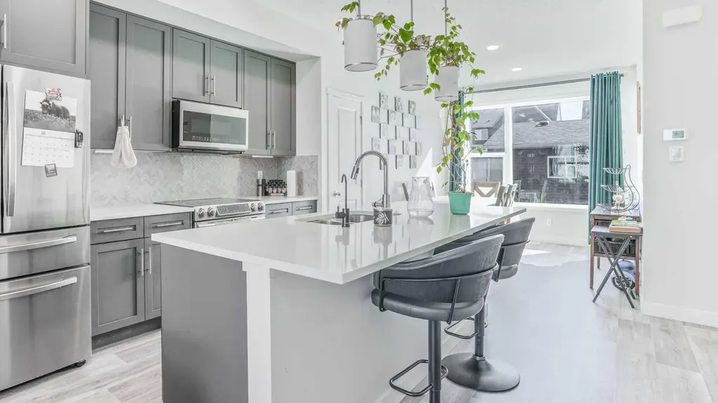 100 Carringvue Way NW Calgary AB T3P1K7