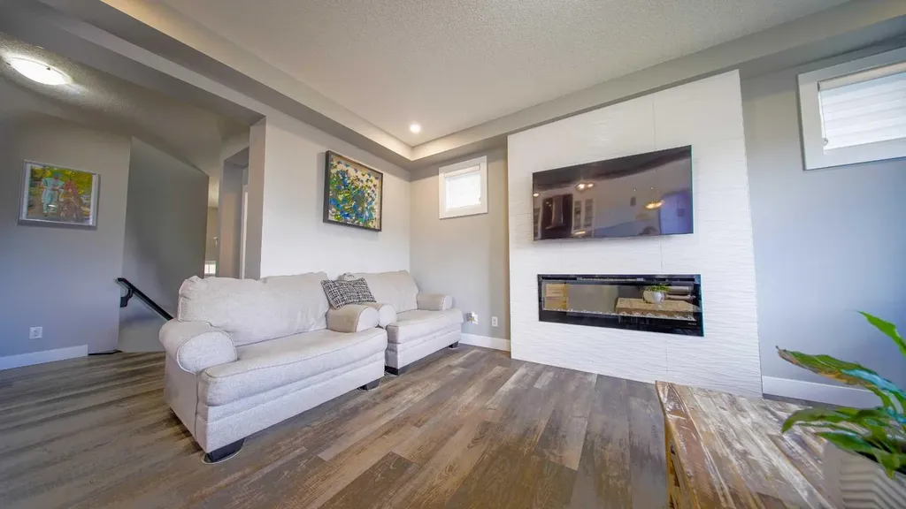 74 Carrington Crescent NW Calgary AB T3P1N6