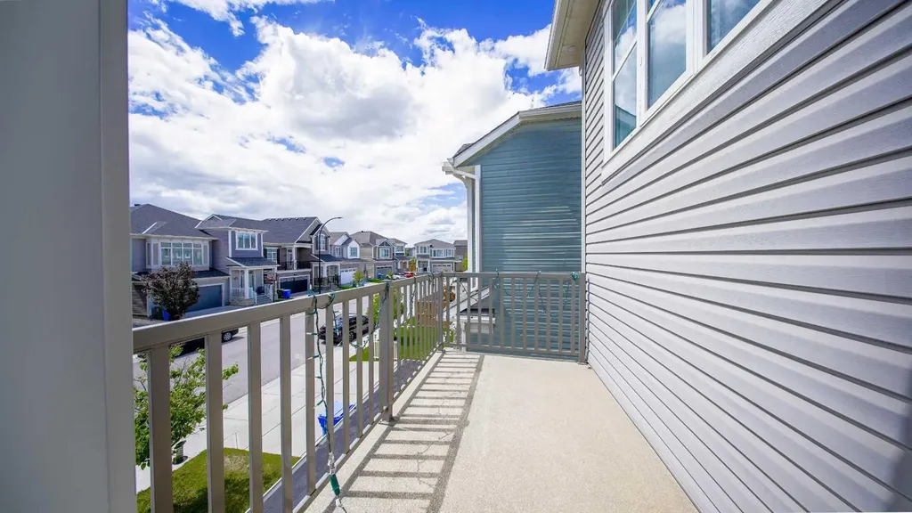 74 Carrington Crescent NW Calgary AB T3P1N6