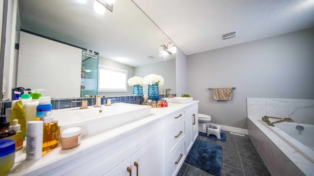 74 Carrington Crescent NW Calgary AB T3P1N6