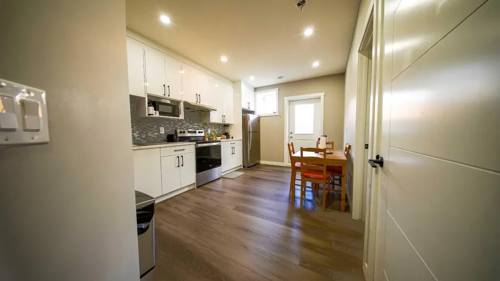 74 Carrington Crescent NW Calgary AB T3P1N6
