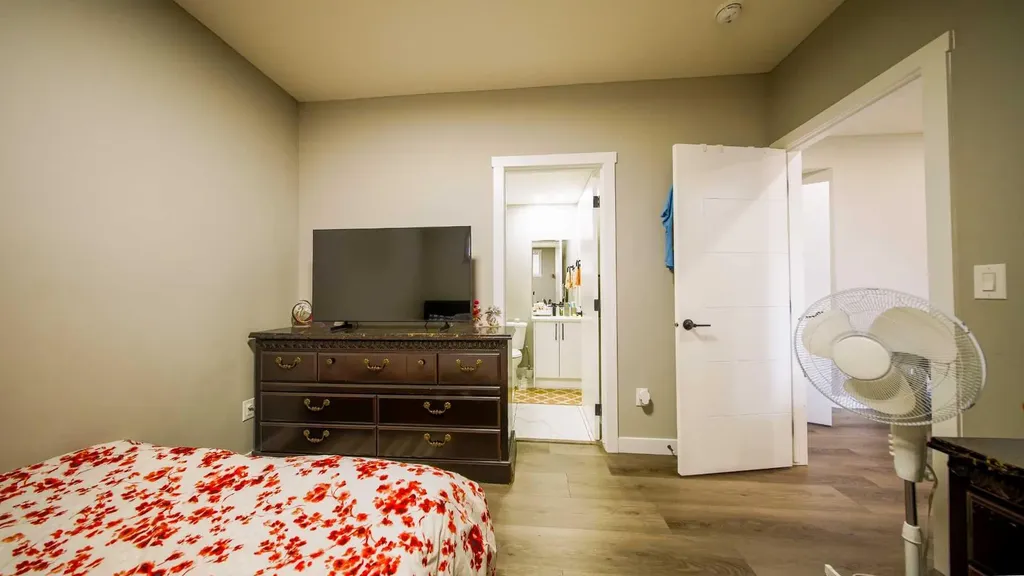 74 Carrington Crescent NW Calgary AB T3P1N6