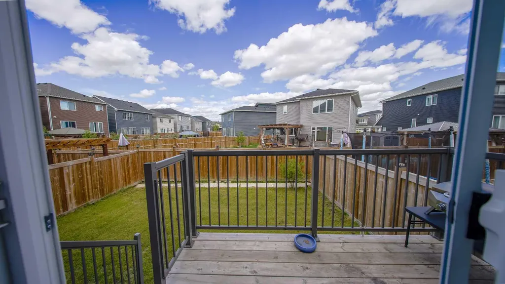 74 Carrington Crescent NW Calgary AB T3P1N6