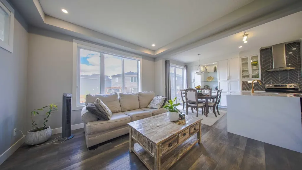 74 Carrington Crescent NW Calgary AB T3P1N6