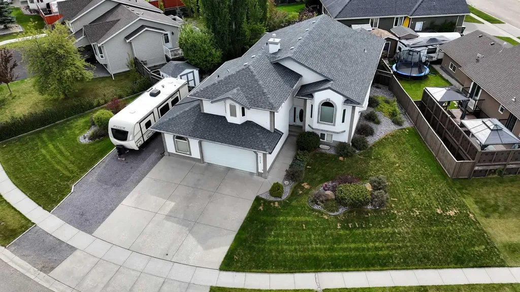 6123 11 Avenue Edson AB T7E 1Y8
