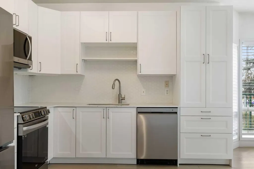 15204 Bannister Road SE Calgary AB T2X3T4