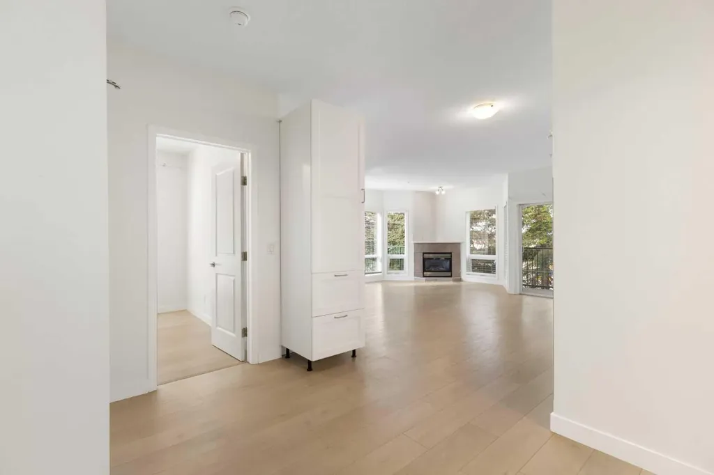 15204 Bannister Road SE Calgary AB T2X3T4