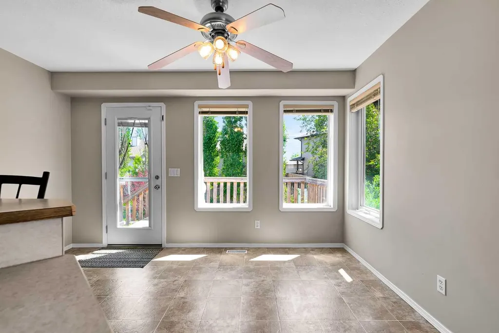 95 Cambridge Glen Drive Strathmore AB T1P 1W1