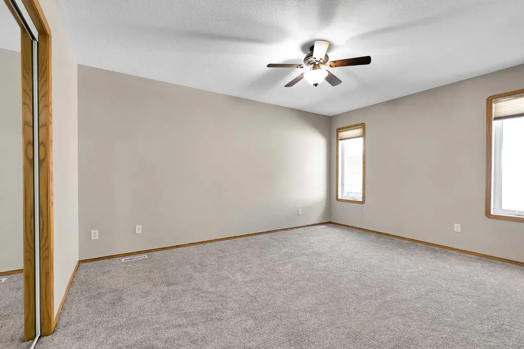 95 Cambridge Glen Drive Strathmore AB T1P 1W1